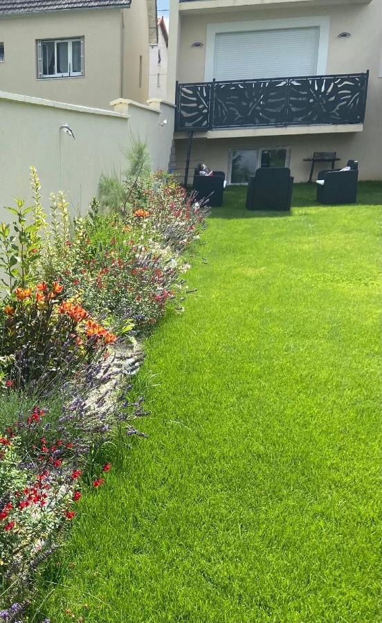 Grand T1 Moderne Jardin Pres De Cdg Apartman Le Thillay Kültér fotó